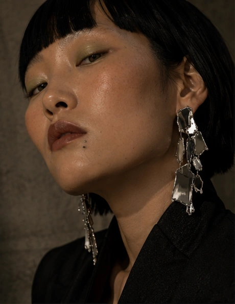 Boucles d'oreilles La Basalte, portées — Maison Moka