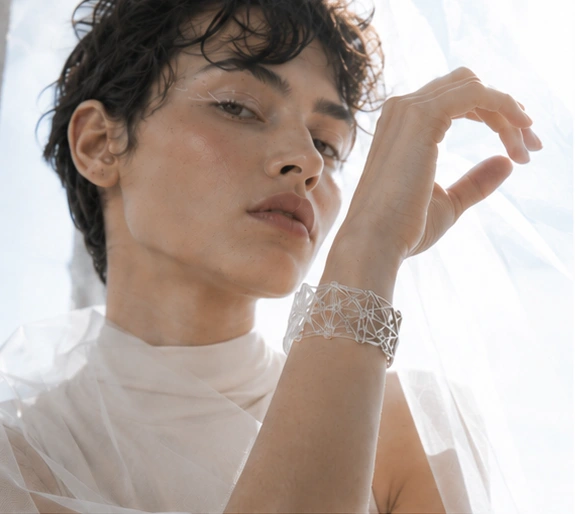 Bracelet La Borée, porté — Maison Moka