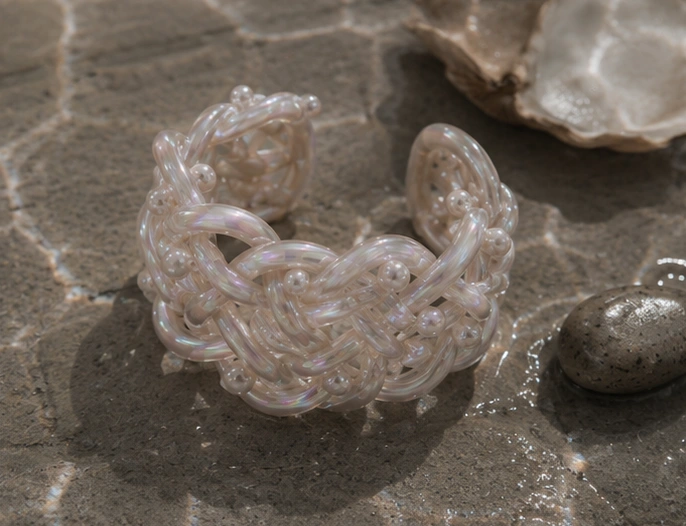 Bracelet La Calypso, photographié sur fond neutre — Maison Moka