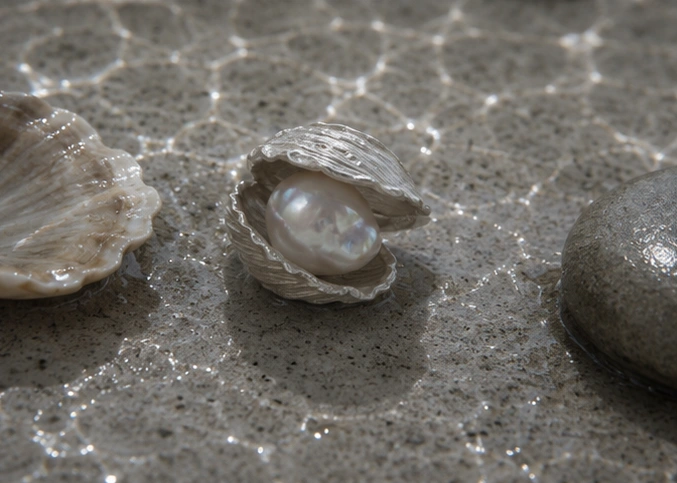 Bague La Perla, photographiée sur fond neutre — Maison Moka
